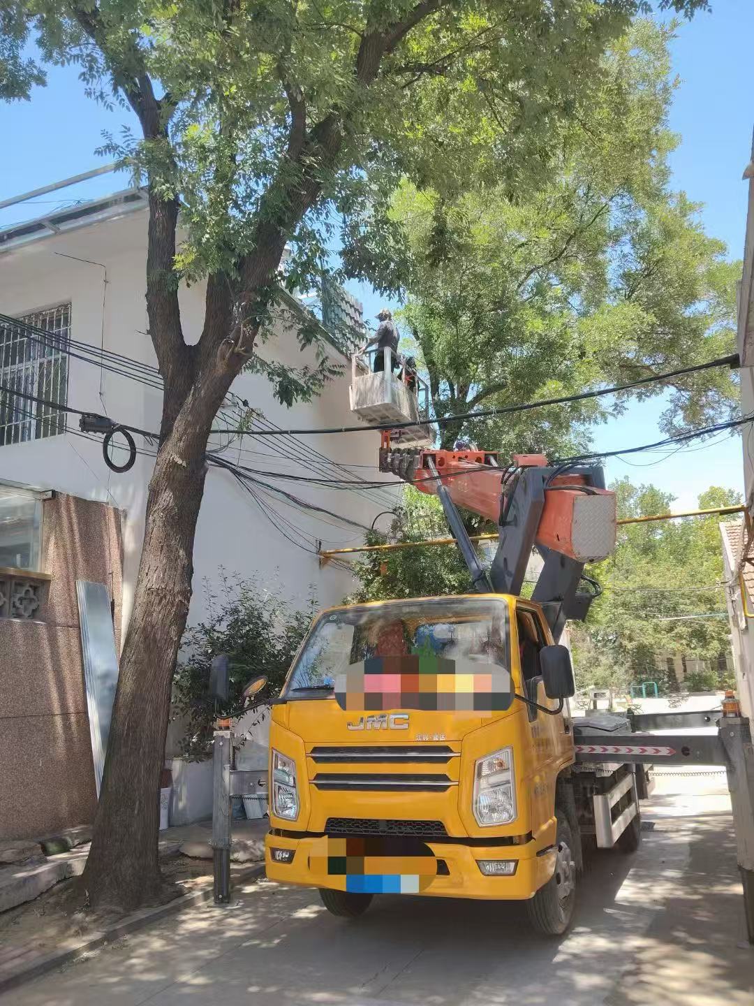 龙文区高空作业车能吊装重物吗？最大承载多少公斤？