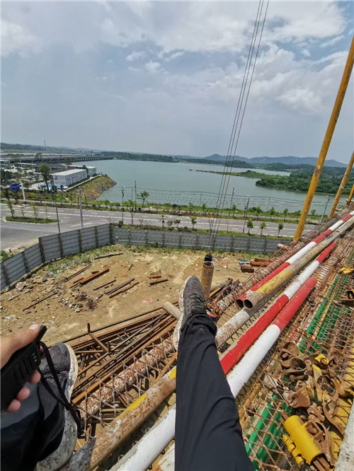 龙文区作业中发生设备损坏或人员意外，责任怎么划分？